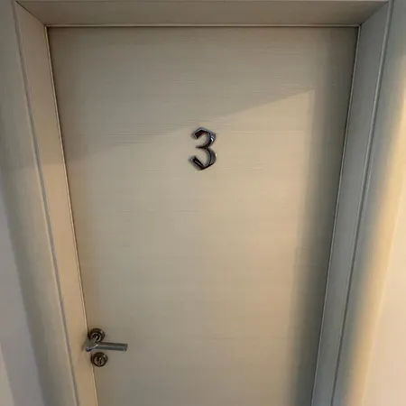 Apartment Blue Tree *