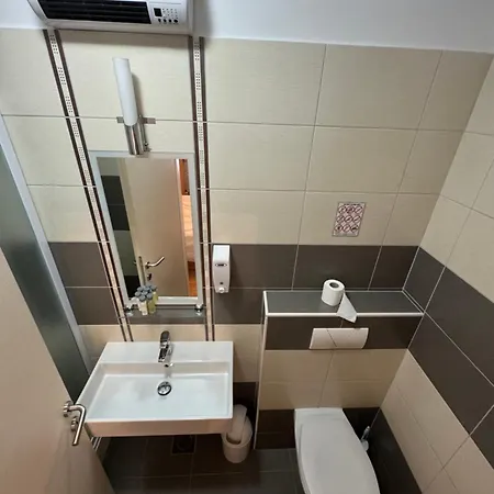 Apartment Blue Tree Split