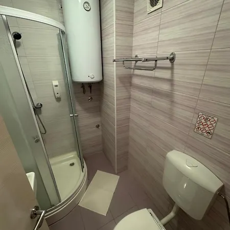 Apartment Blue Tree Split