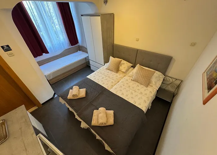 公寓 蓝树客房酒店 斯普利特