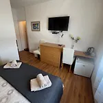 公寓 蓝树客房酒店 *
