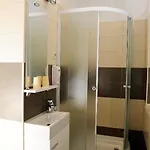 蓝树客房酒店 公寓