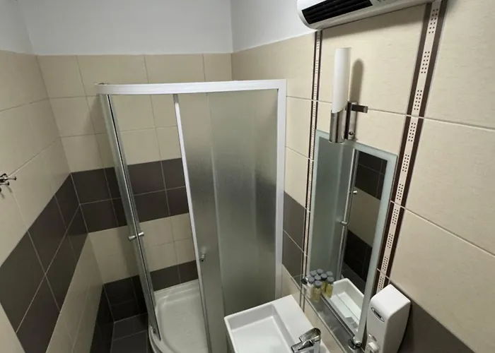 蓝树客房酒店 公寓 *