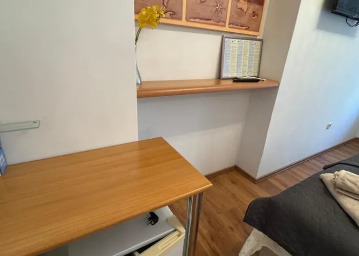 公寓 蓝树客房酒店 斯普利特